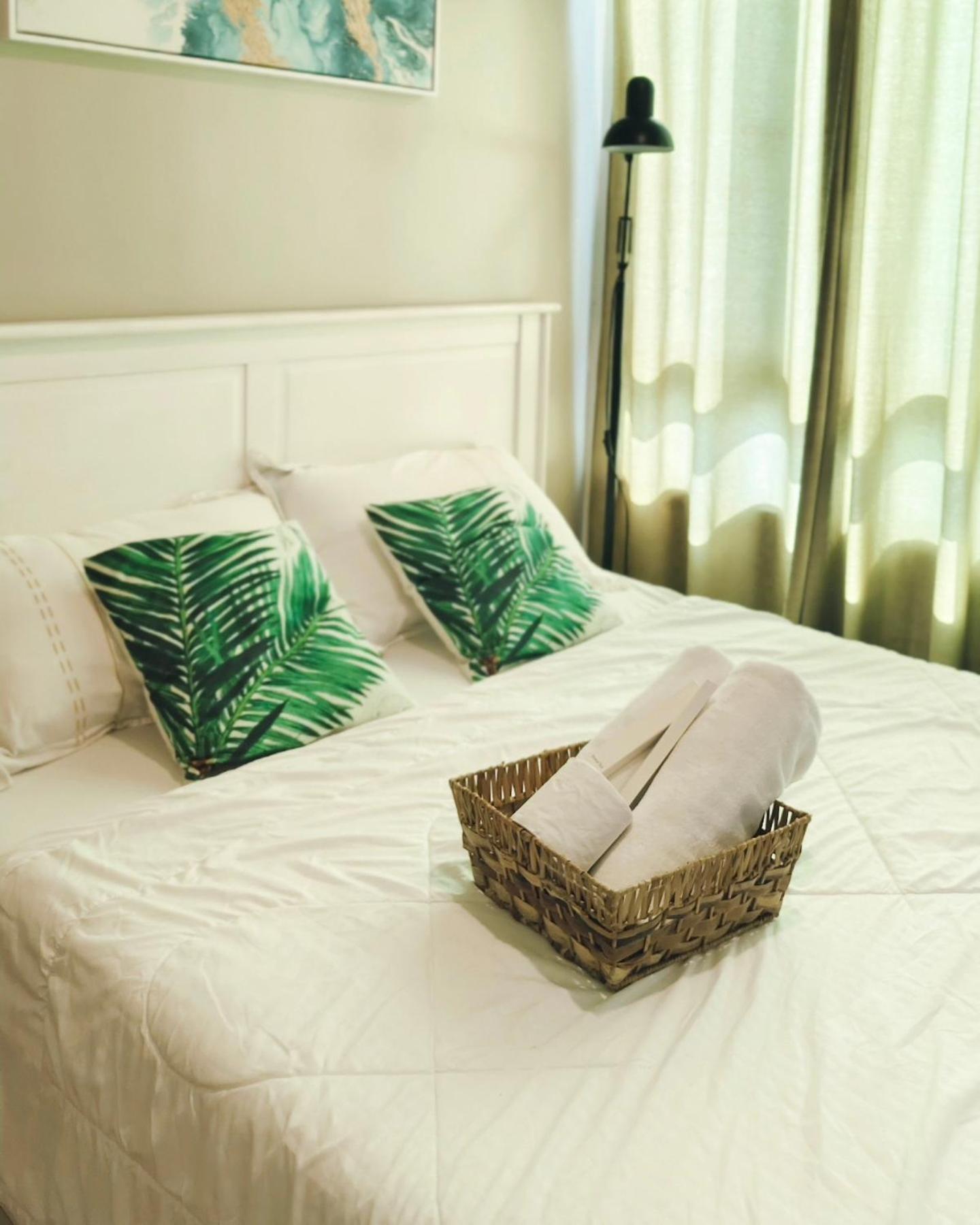 Aparthotel The Beacon Makati By Christine Ph Near Greenbelt Mall *